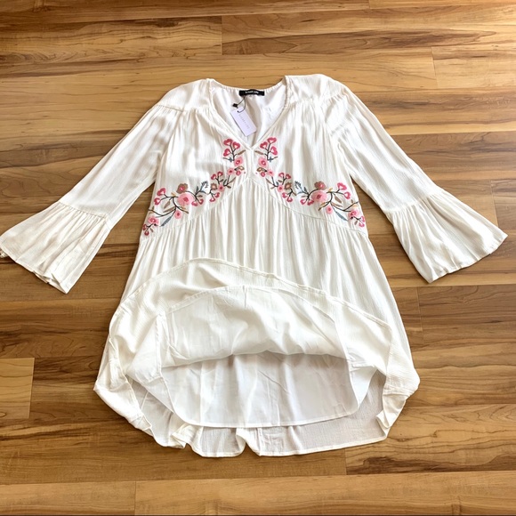 Sugar Lips Women’s Bell Sleeve Embroidered Peasant Dress - Picture 3 of 15